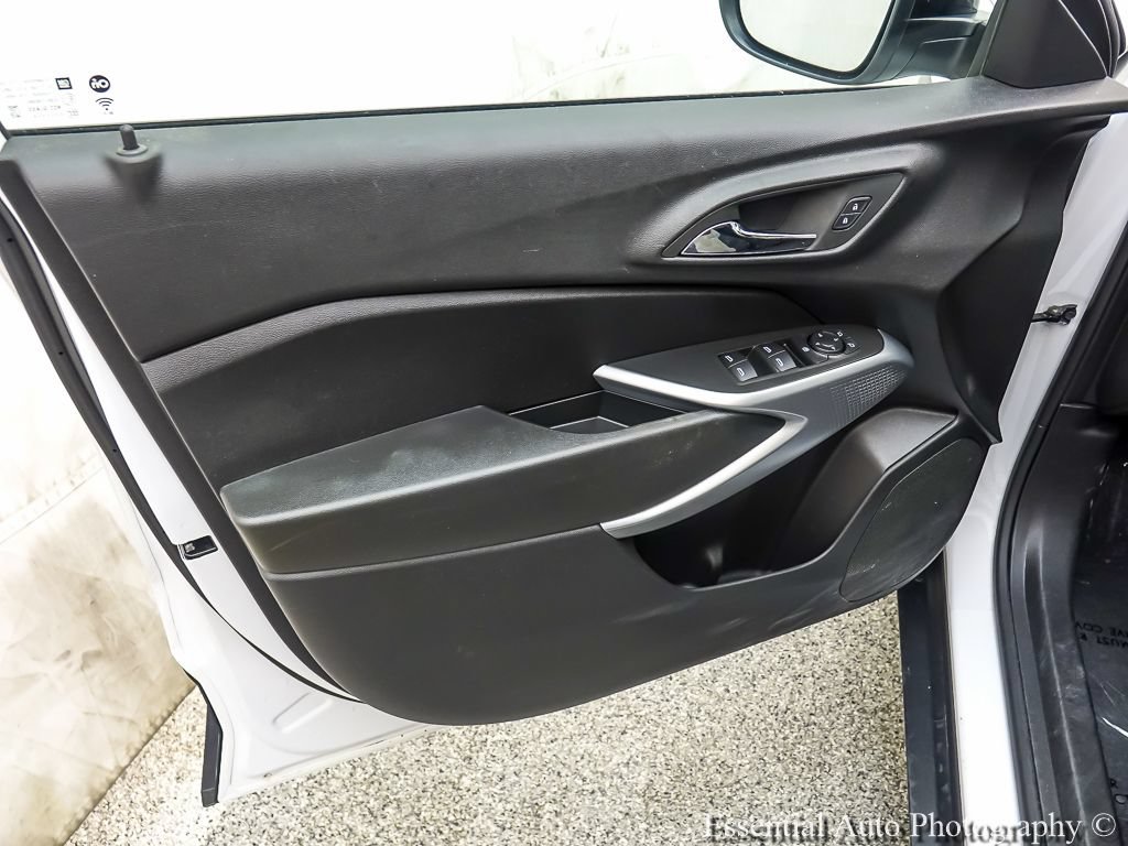 Used 2024 Chevrolet Trax RS w/ Driver Confidence Package FWD image 18