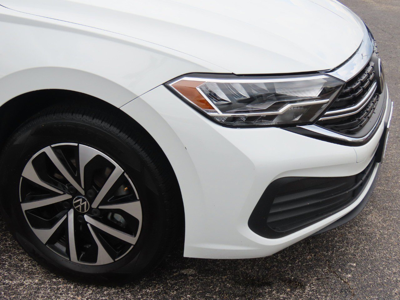 Used 2024 Volkswagen Jetta S image 11