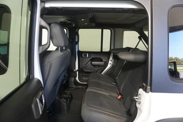 Used 2025 Jeep Wrangler Unlimited Sport AWD/4WD image 25