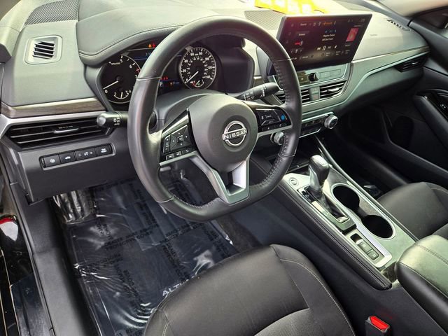 Used 2023 Nissan Altima 2.5 SV w/ SV Premium Package image 10