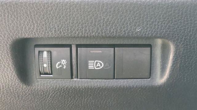 Used 2025 Toyota RAV4 XLE AWD/4WD image 10