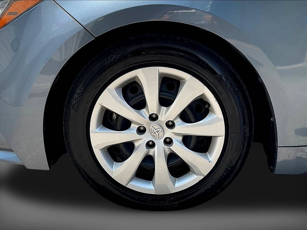 Used 2024 Toyota Corolla LE FWD image 33