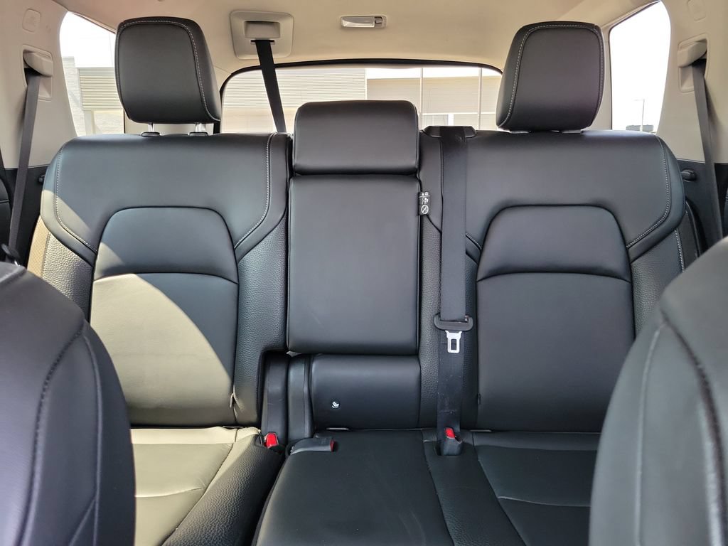 Used 2022 Nissan Pathfinder SL AWD/4WD image 17