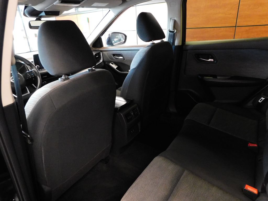 Used 2023 Nissan Rogue SV FWD image 30