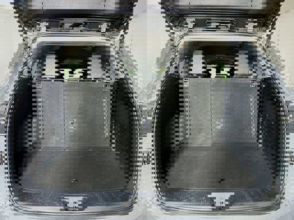 Used 2020 Toyota Highlander XLE image 21