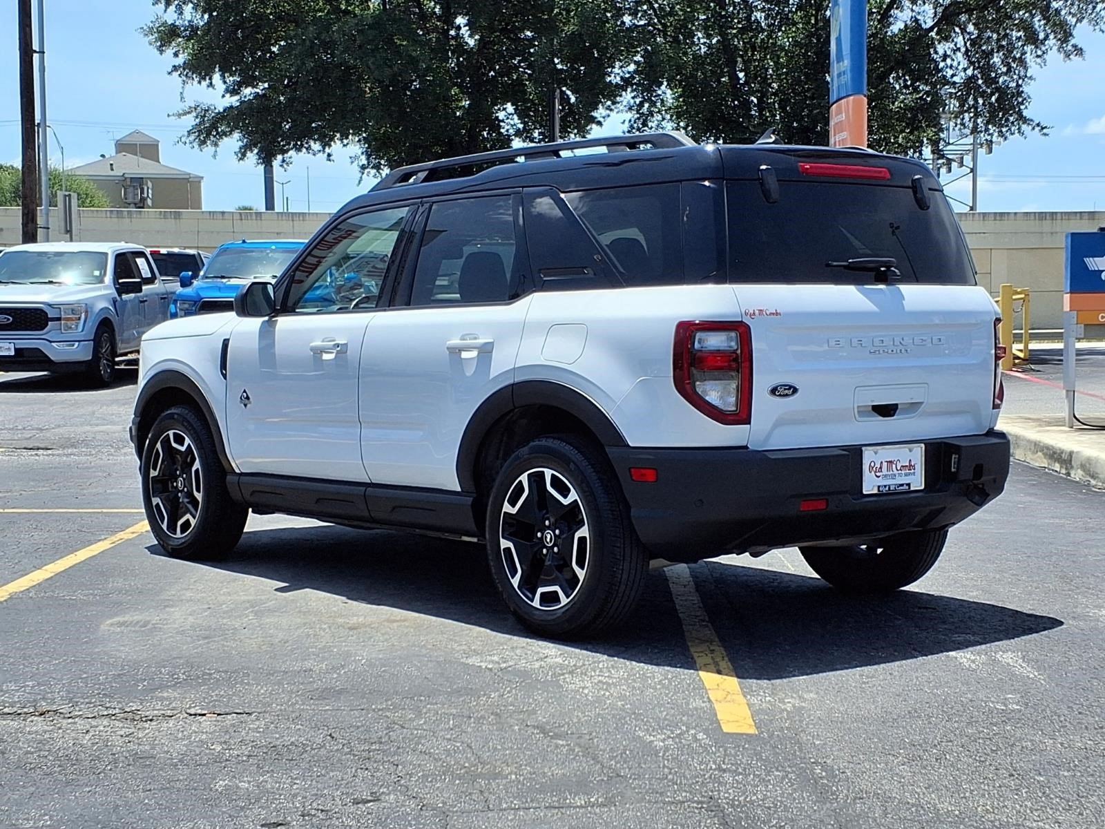 Certified 2023 Ford Bronco Sport Outer Banks w/ Tech Package AWD/4WD image 8