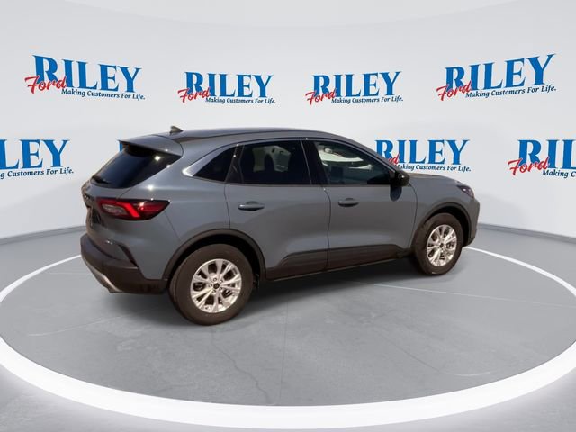 Certified 2023 Ford Escape Active AWD/4WD image 9