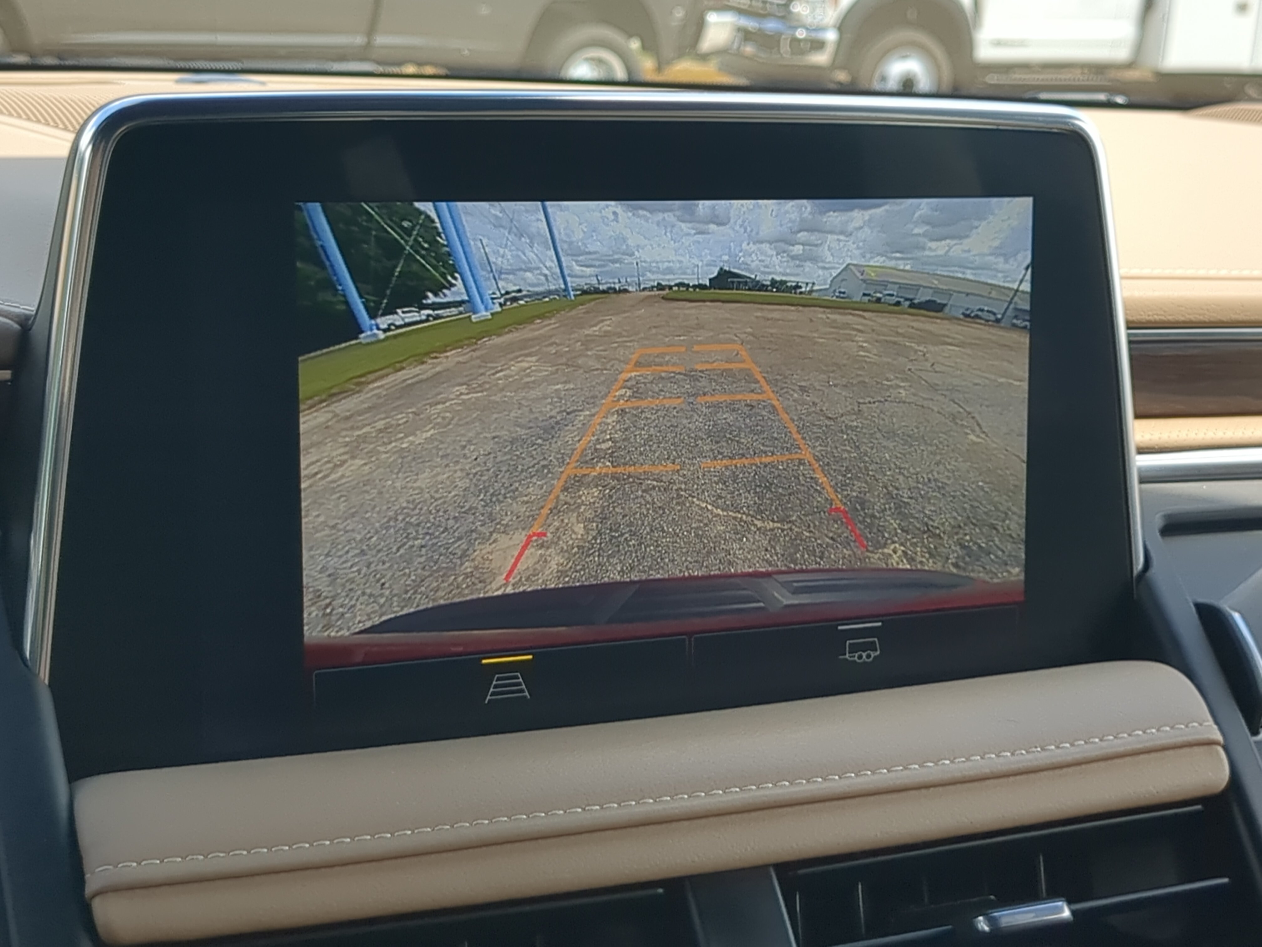 Used 2023 Chevrolet Tahoe Premier AWD/4WD image 18