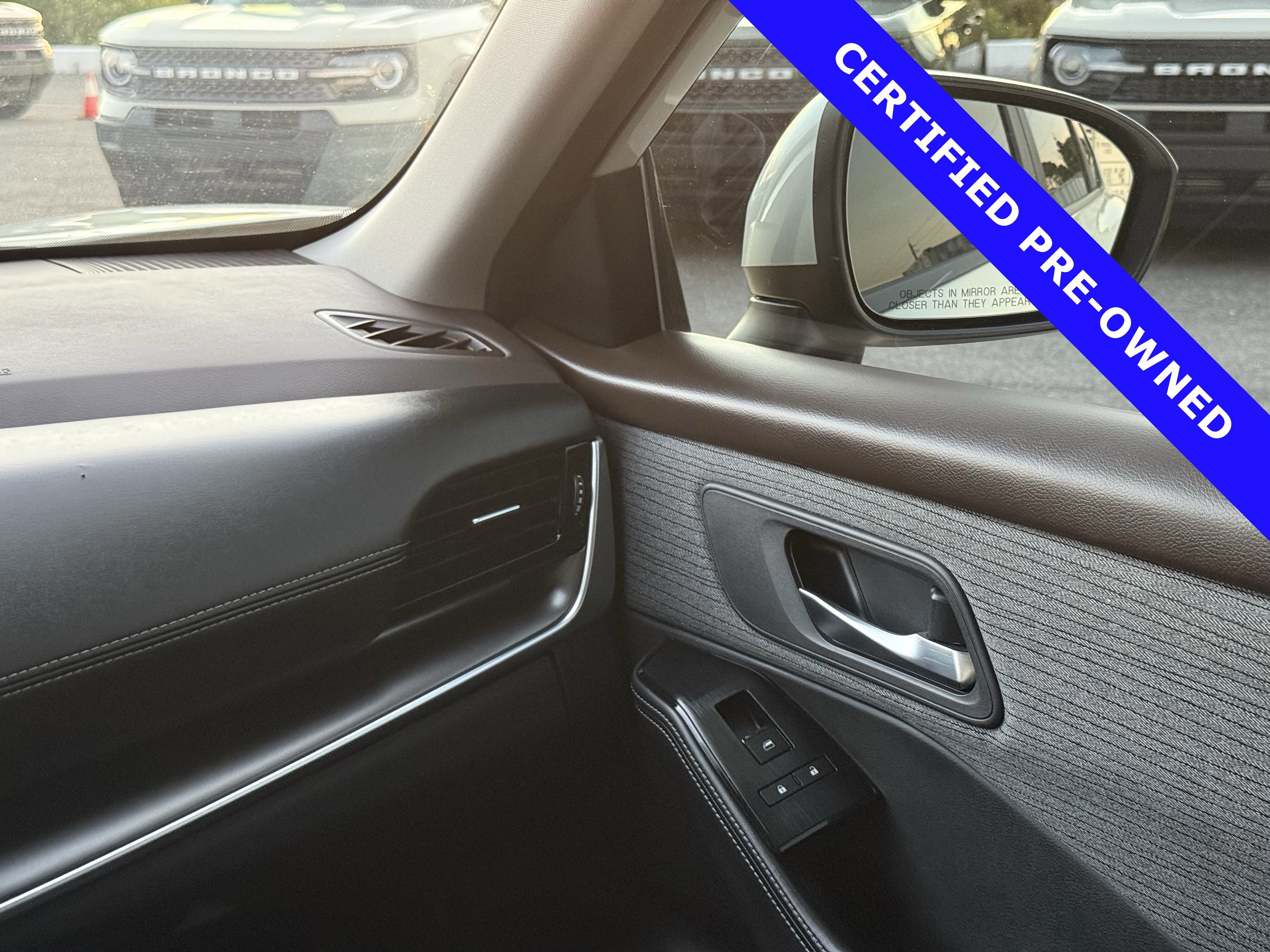 Used 2023 Nissan Rogue SV image 17