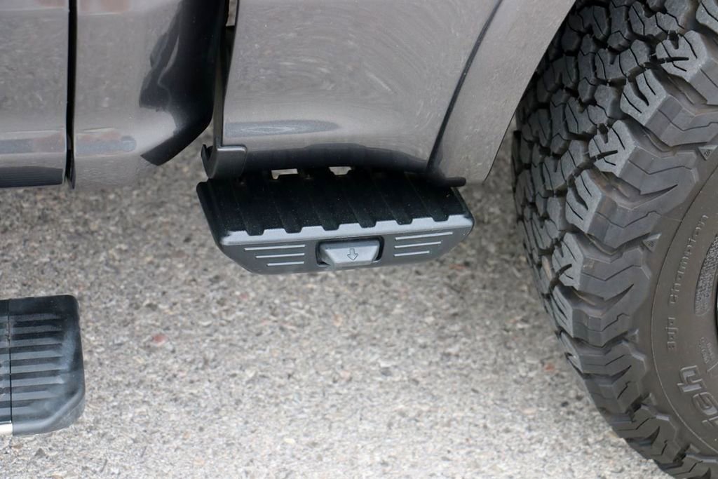 Certified 2018 Ford F150 Platinum w/ Equipment Group 701A Luxury image 13