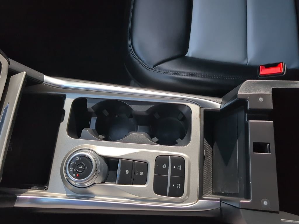 Certified 2022 Ford Explorer XLT w/ Equipment Group 202A image 22
