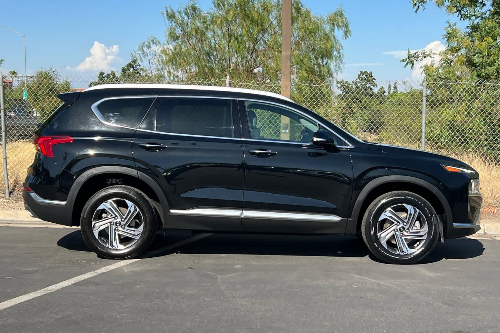 Used 2023 Hyundai Santa Fe SEL w/ Premium Package AWD/4WD image 8