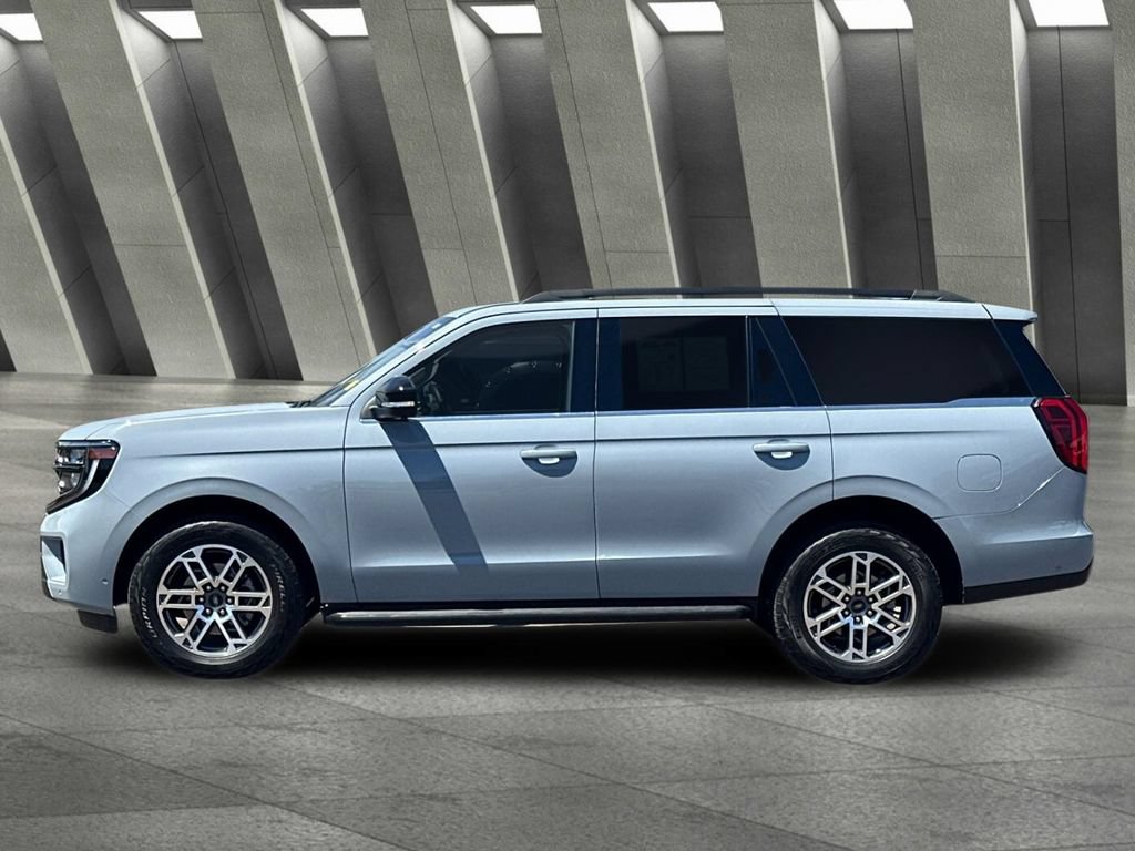 Certified 2025 Ford Expedition Active AWD/4WD image 6