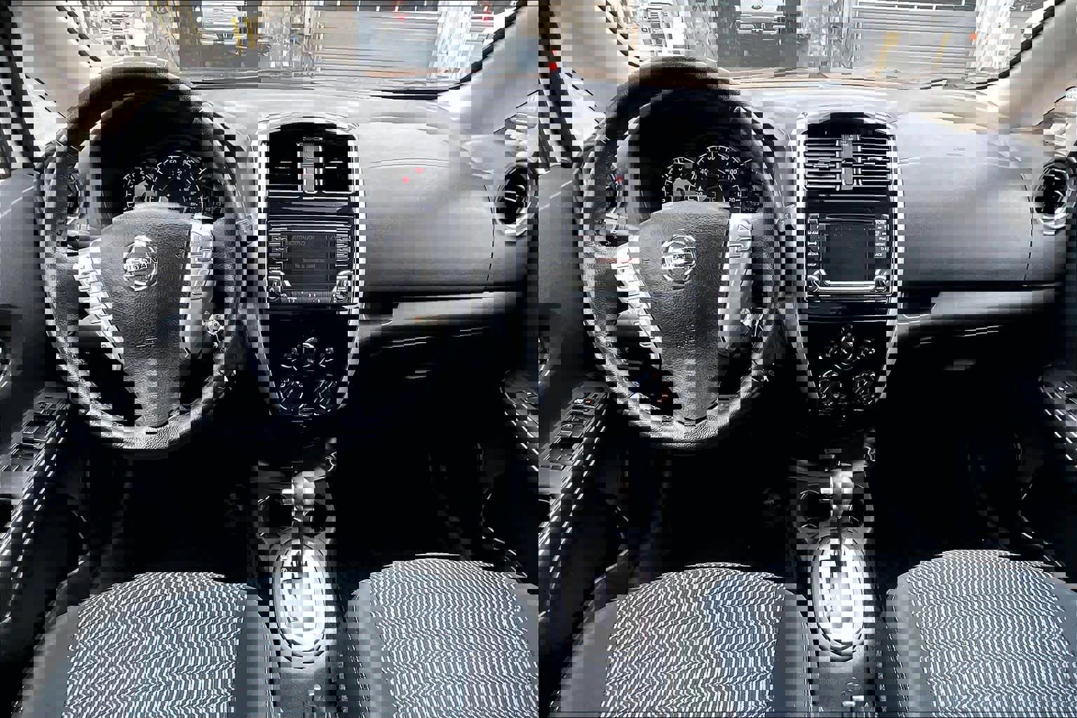 Used 2017 Nissan Versa Note SV image 16