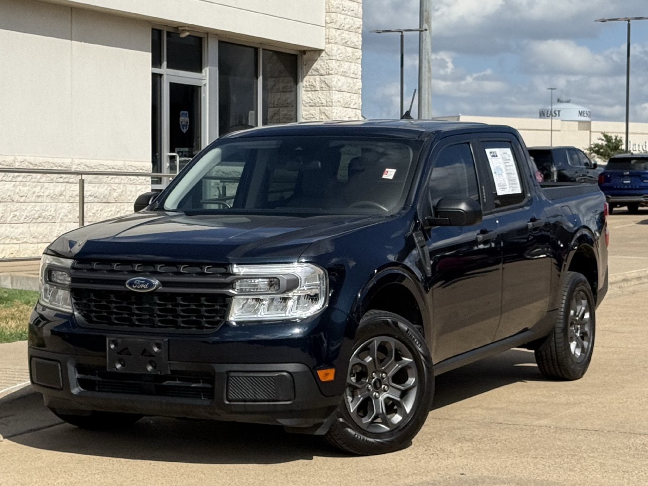 Certified 2023 Ford Maverick XLT FWD image 2