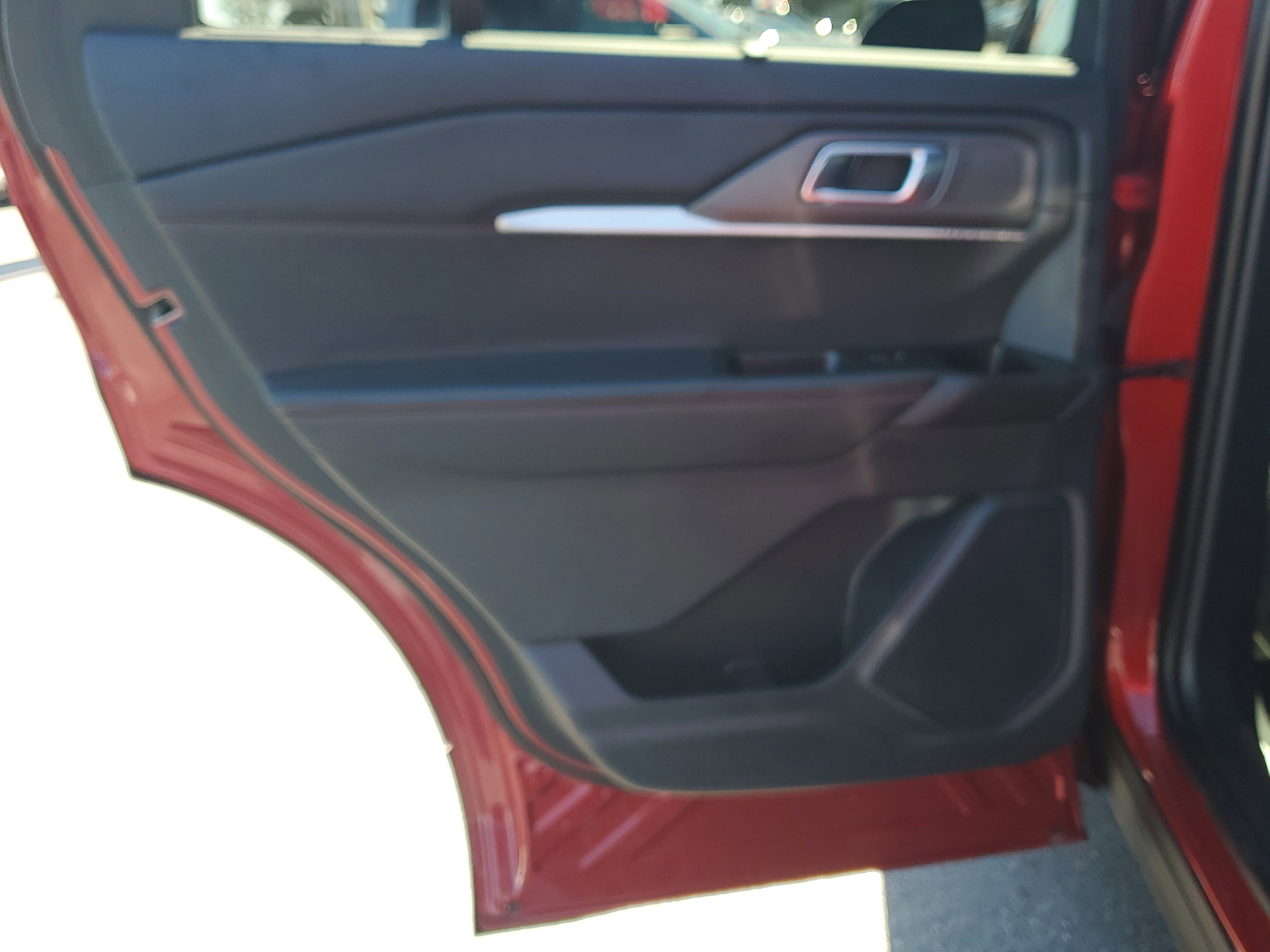 Certified 2025 Ford Explorer ST-Line w/ Premium Package image 11