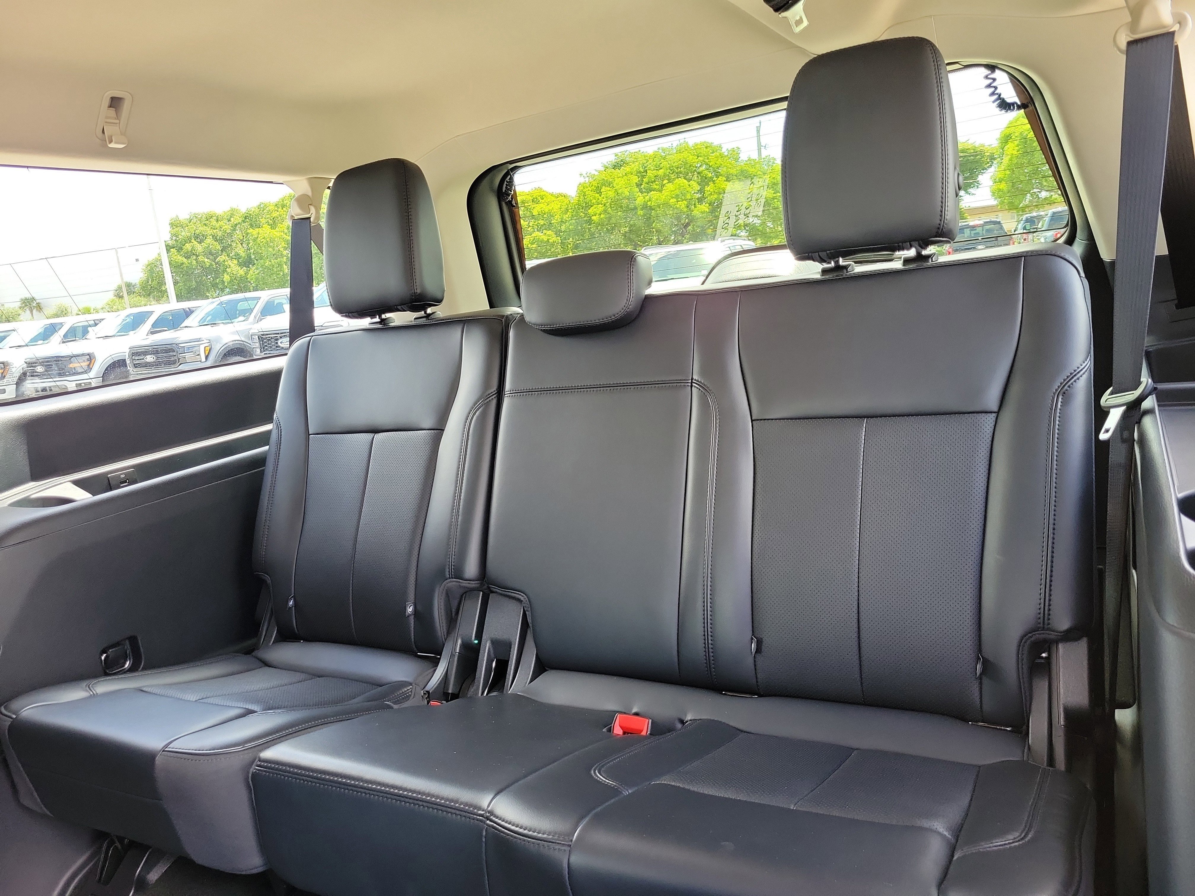 Certified 2024 Ford Expedition Max XLT RWD image 15