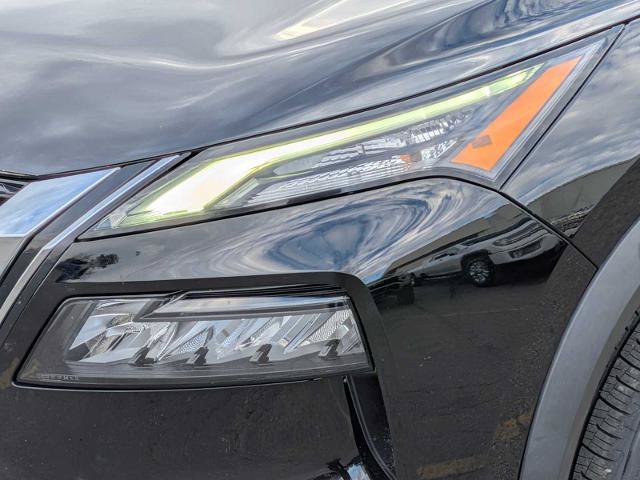 Used 2023 Nissan Rogue S AWD/4WD image 10