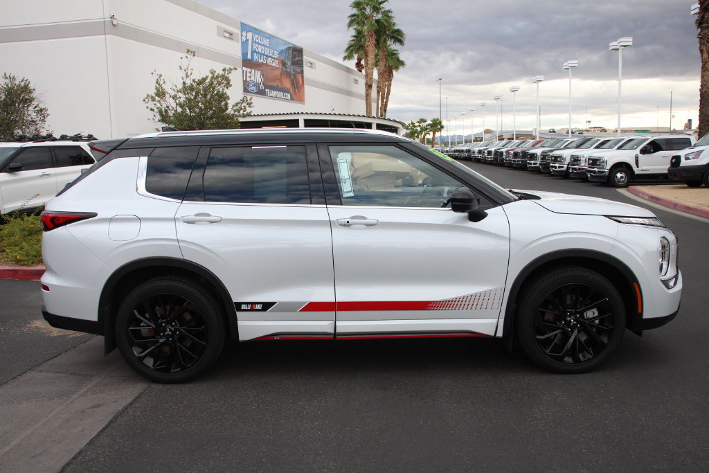 Used 2023 Mitsubishi Outlander Ralliart AWD/4WD image 10