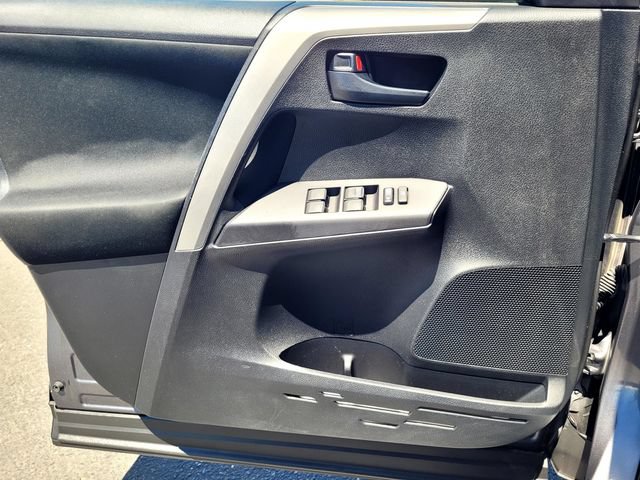 Used 2017 Toyota RAV4 LE w/ Carpet Mat Package AWD/4WD image 14