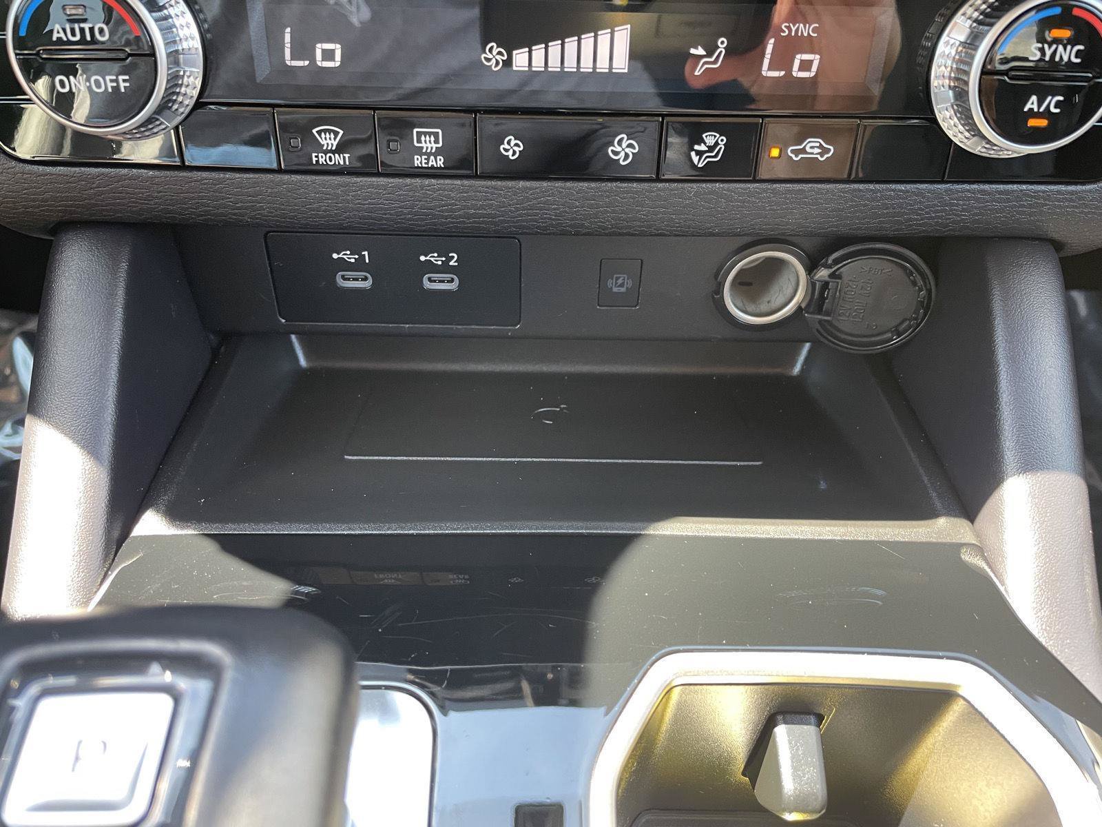 Used 2025 Mitsubishi Outlander SE FWD image 30