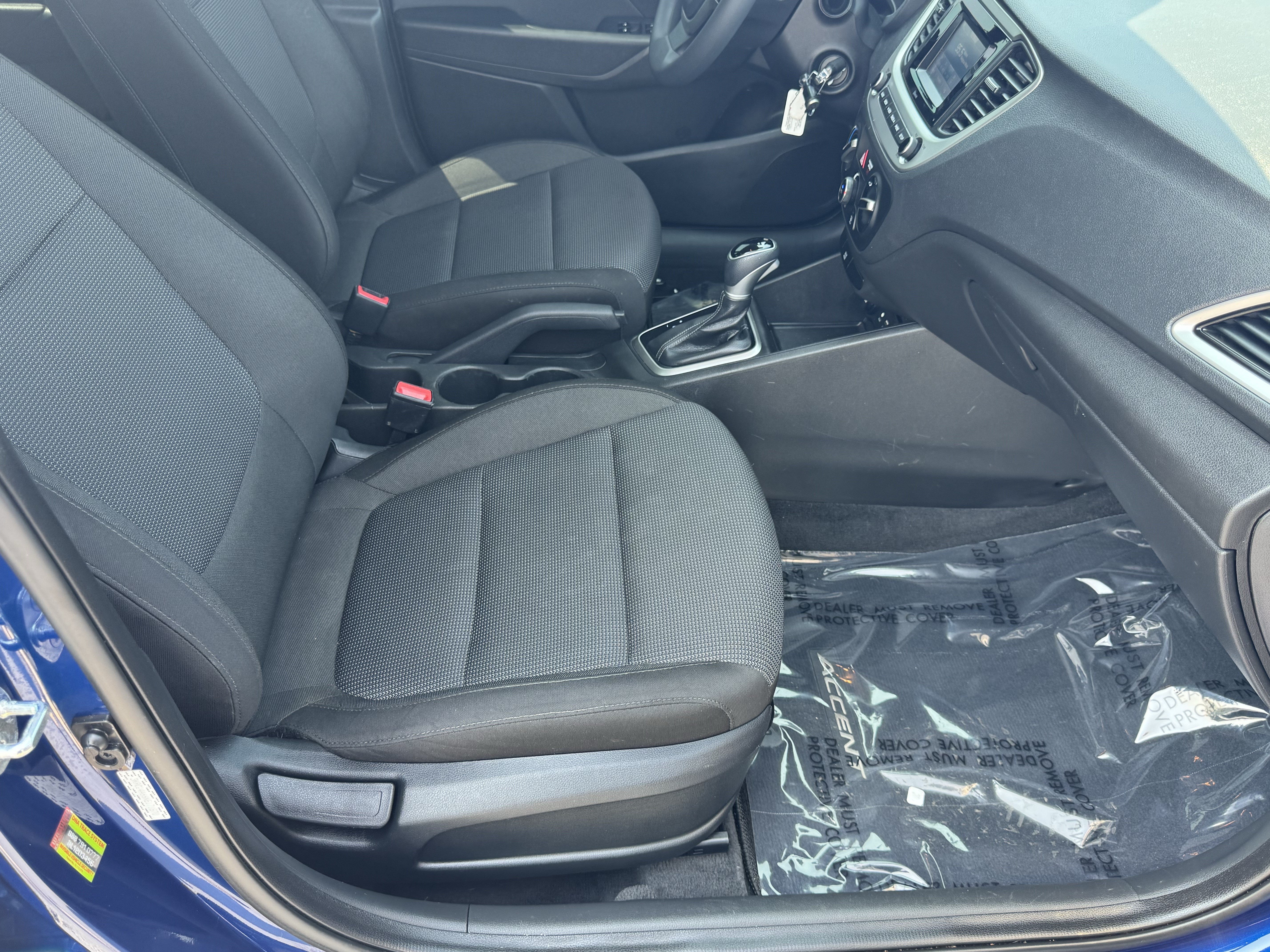 Used 2022 Hyundai Accent SE w/ Cargo Package FWD image 14
