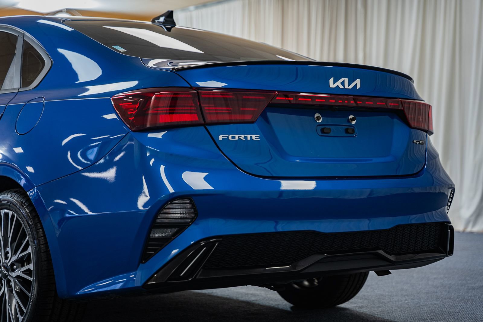 Used 2023 Kia Forte GT-Line w/ GT-Line Premium Package image 6