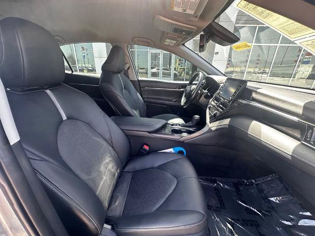 Used 2022 Toyota Camry XSE FWD image 25