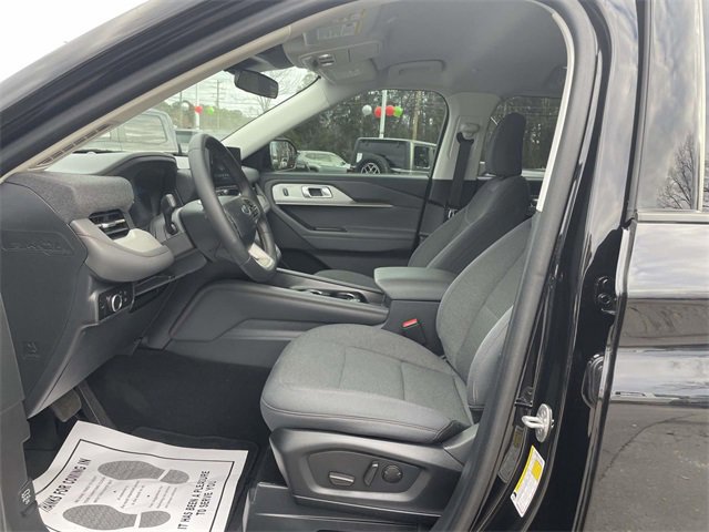 Certified 2025 Ford Explorer Active image 17