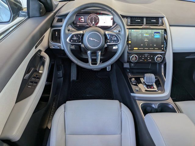 Used 2024 Jaguar E-PACE R-Dynamic SE image 14