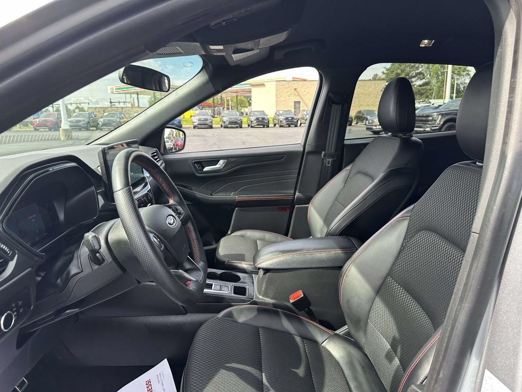 Certified 2024 Ford Escape ST-Line w/ Tech Pack #1 AWD/4WD image 10