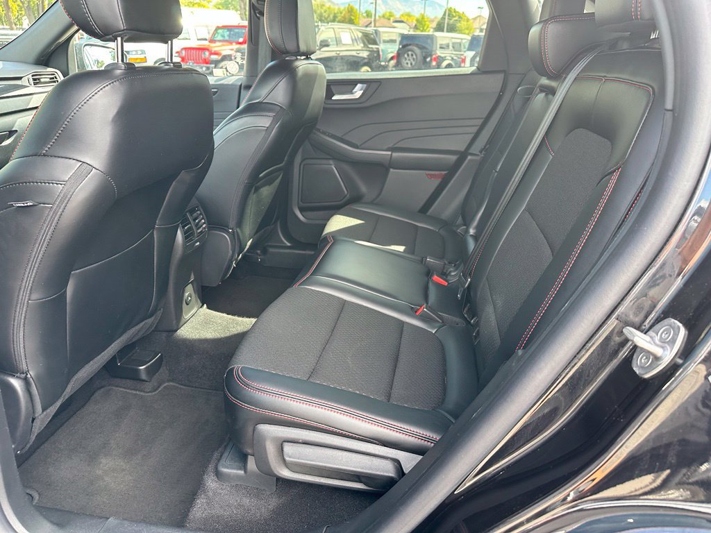 Certified 2025 Ford Escape ST-Line AWD/4WD image 26