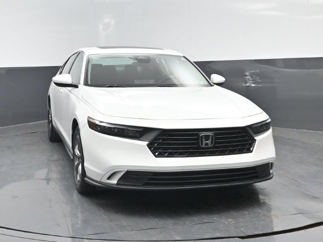 Used 2024 Honda Accord EX image 2