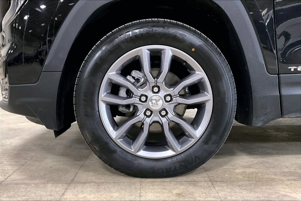 Used 2024 GMC Terrain SLT image 11