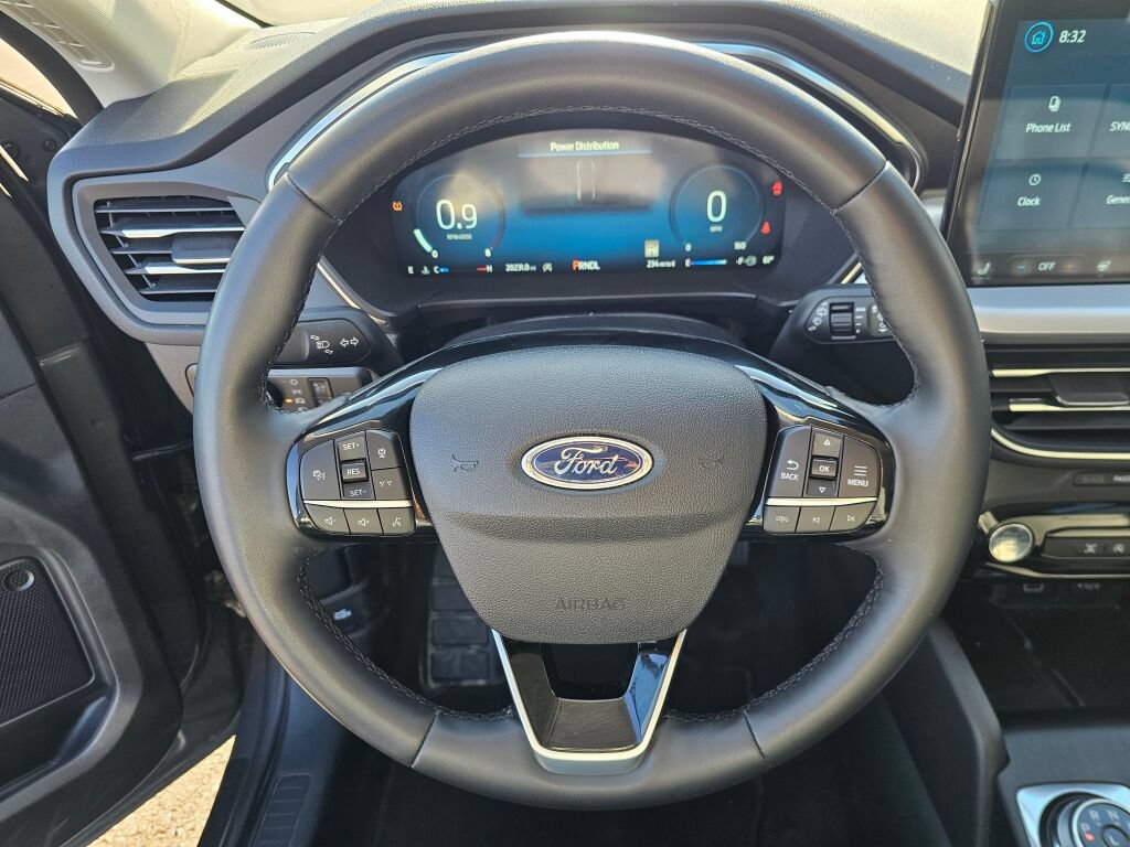 Certified 2025 Ford Escape Platinum AWD/4WD image 20
