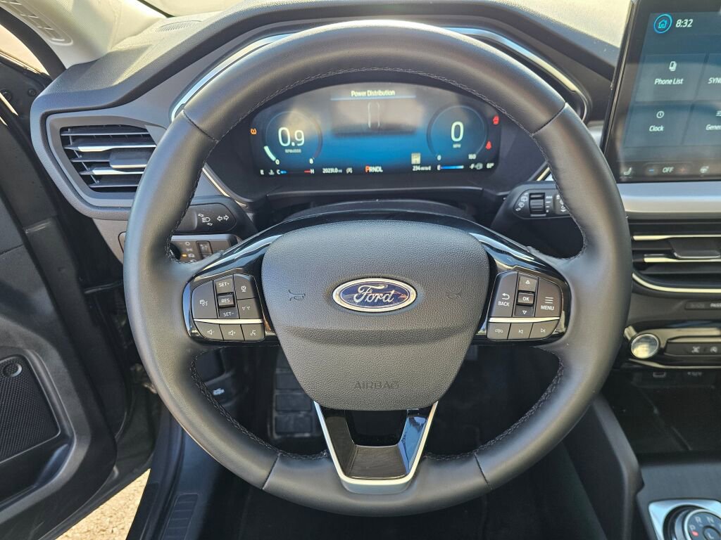 Certified 2025 Ford Escape Platinum AWD/4WD image 20