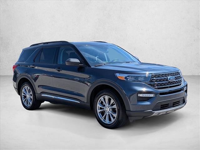 Certified 2022 Ford Explorer XLT w/ Equipment Group 202A AWD/4WD image 3