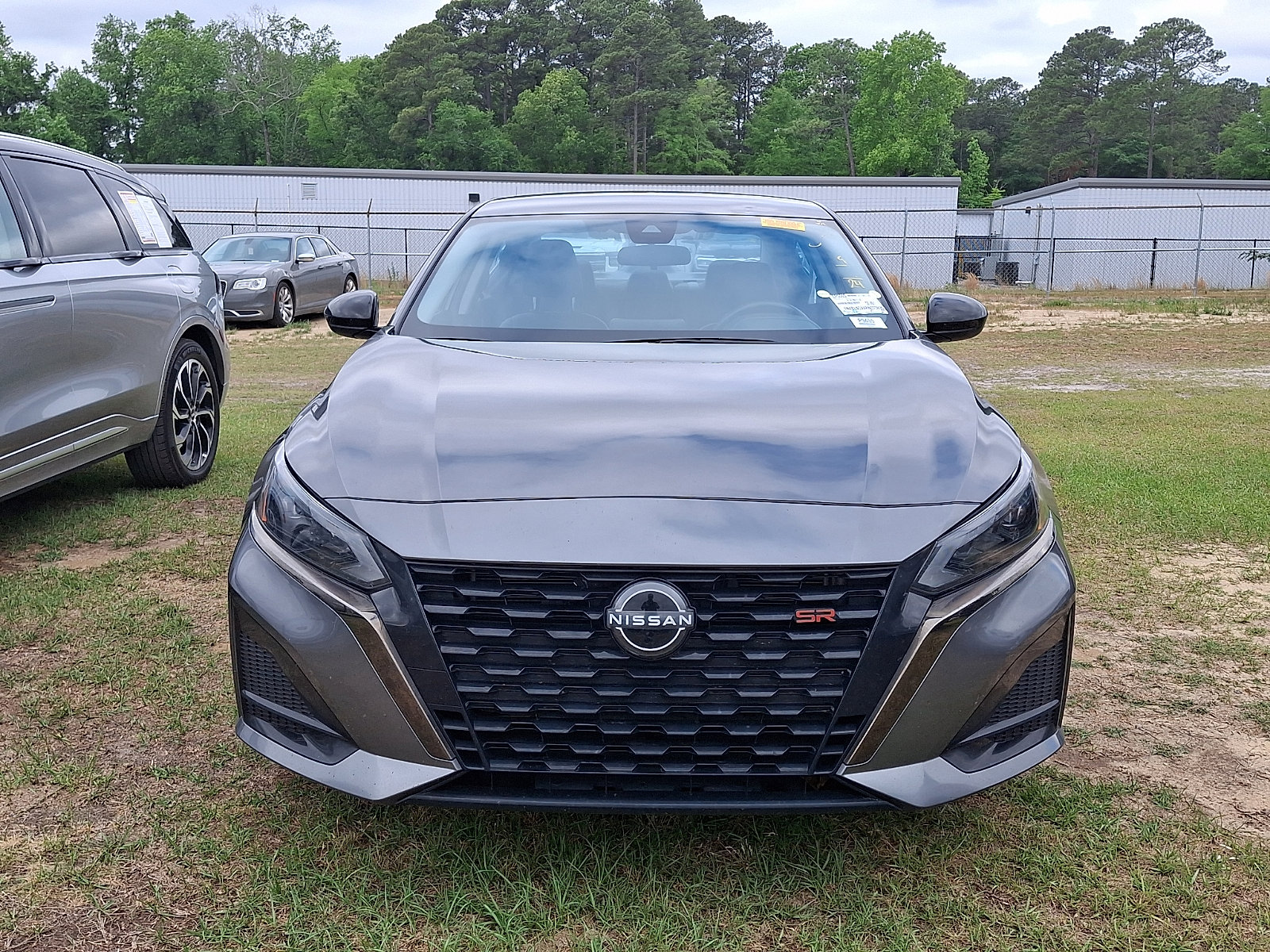 Used 2024 Nissan Altima 2.5 SR FWD image 2