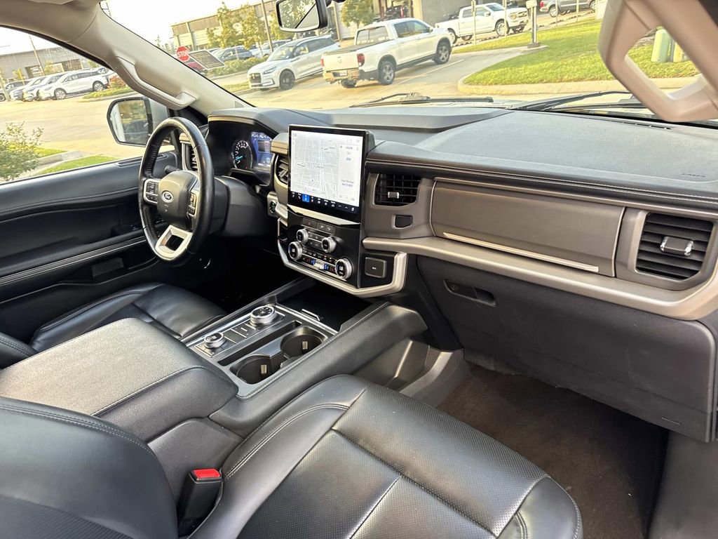 Certified 2023 Ford Expedition Max XLT image 16