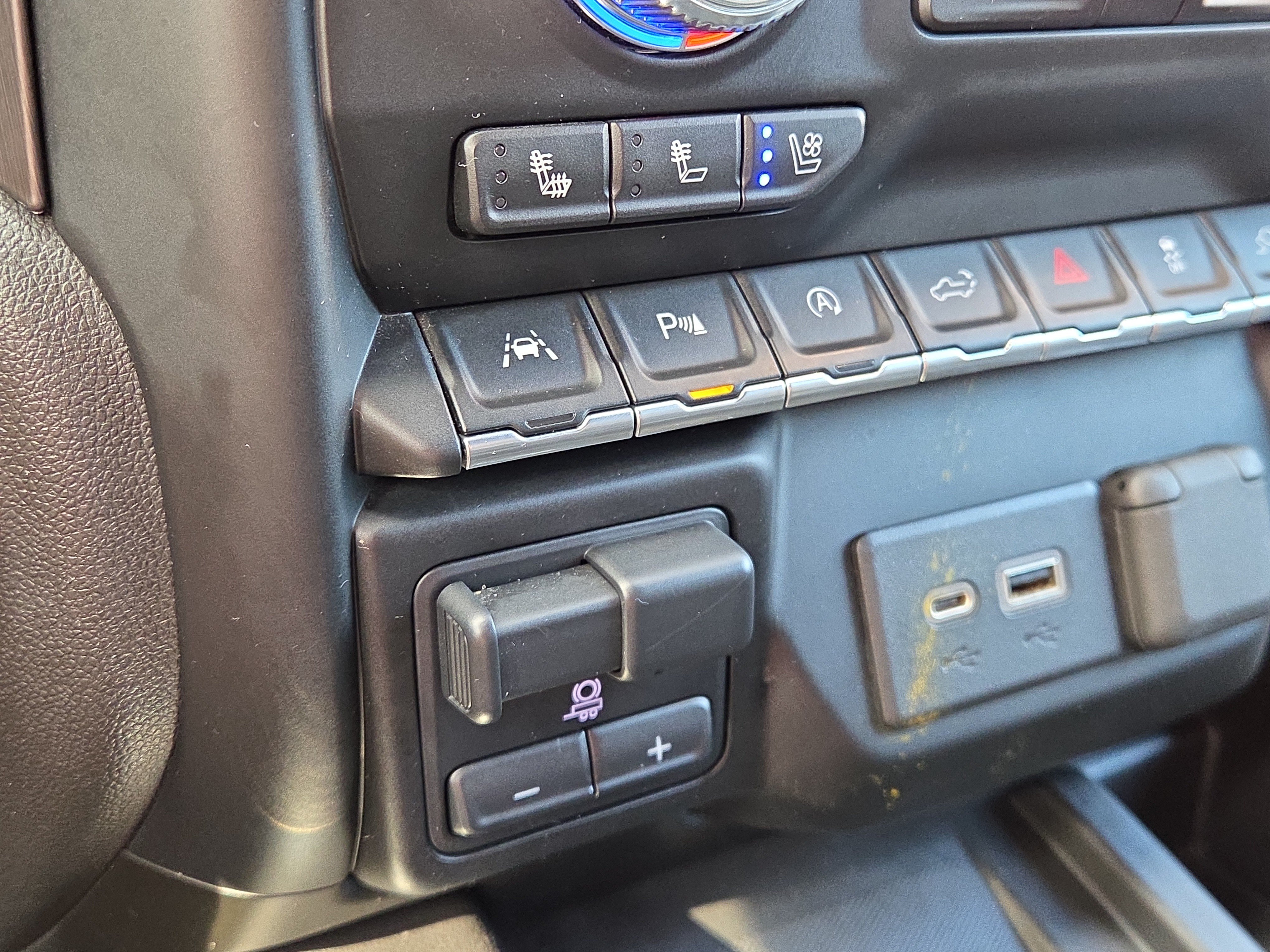 Used 2020 GMC Sierra 1500 AT4 w/ AT4 Premium Package AWD/4WD image 26