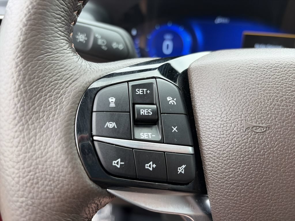 Certified 2023 Ford Explorer King Ranch w/ Technology Package AWD/4WD image 20