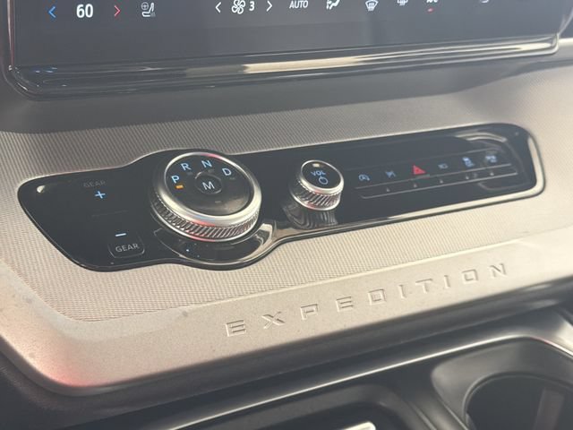 Certified 2025 Ford Expedition Active RWD image 9
