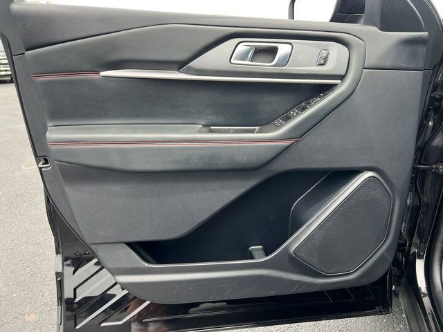 Certified 2025 Ford Explorer ST-Line AWD/4WD image 11