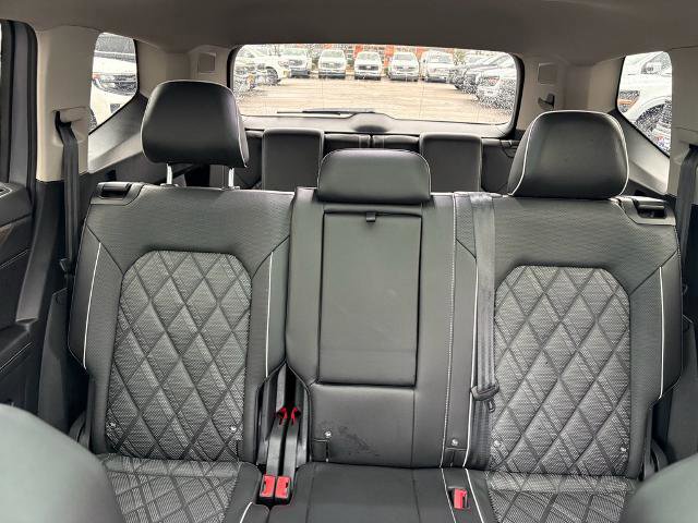 Used 2024 Volkswagen Atlas SEL Premium R-Line image 15