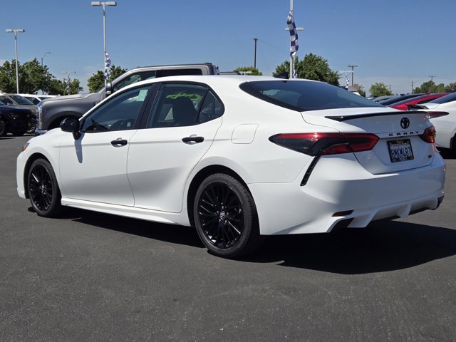 Used 2020 Toyota Camry SE FWD image 6