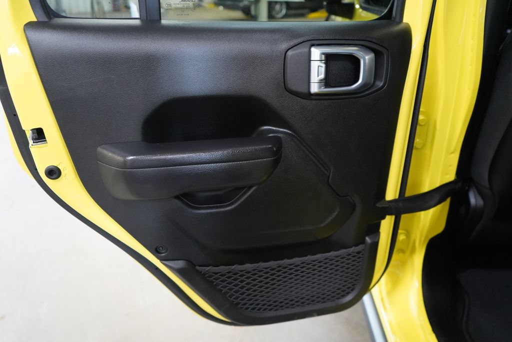 Used 2024 Jeep Wrangler Unlimited Rubicon AWD/4WD image 28