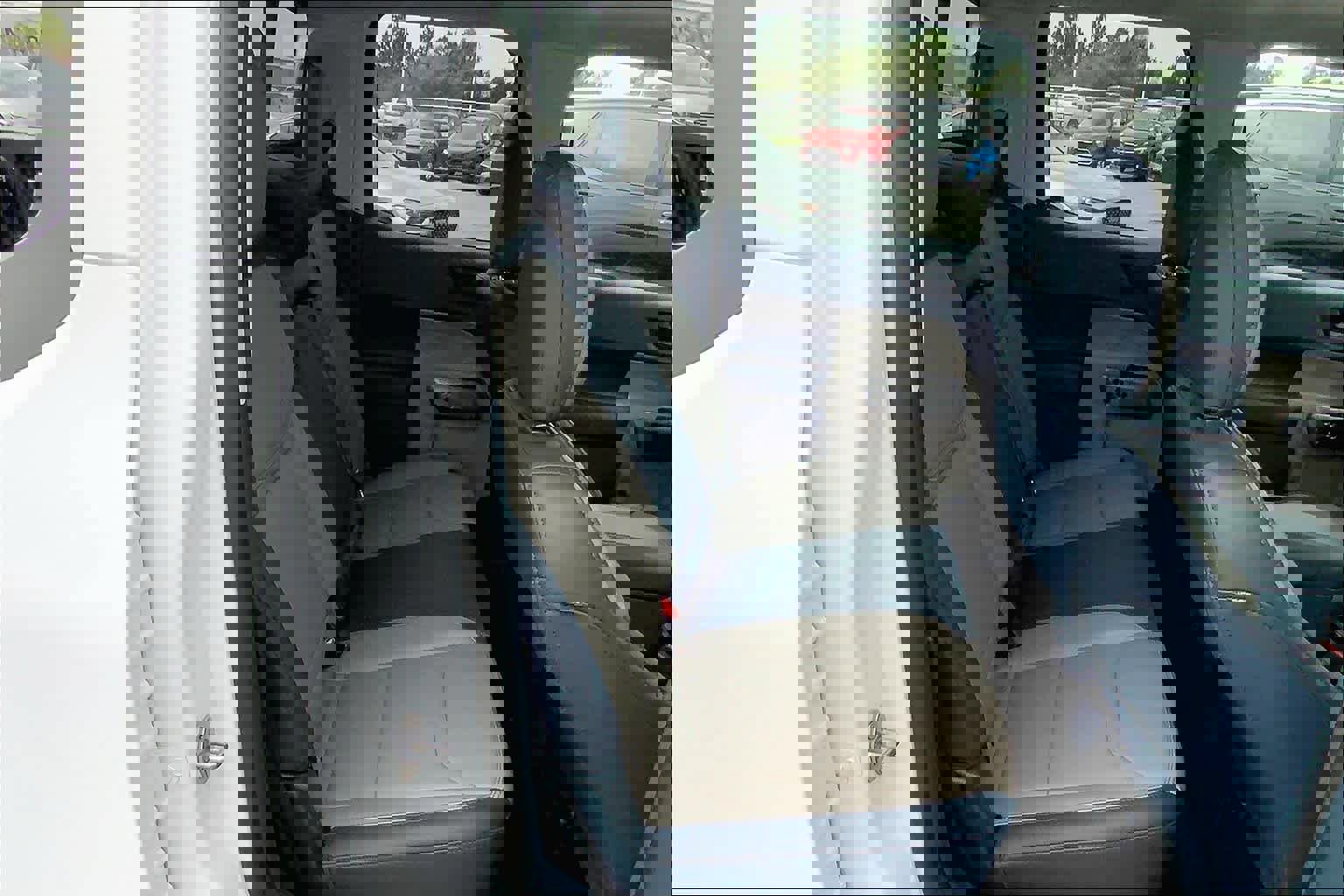 Certified 2025 Ford Maverick Lariat w/ 4K Tow Package image 19