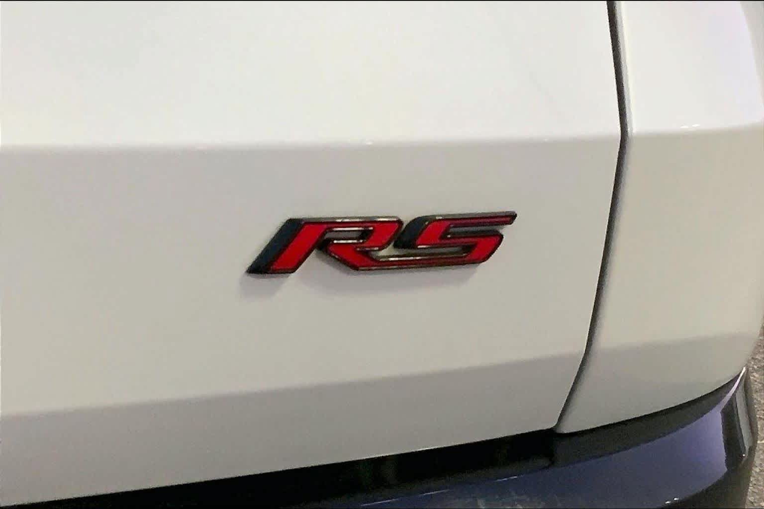 Used 2024 Chevrolet Traverse RS FWD image 9