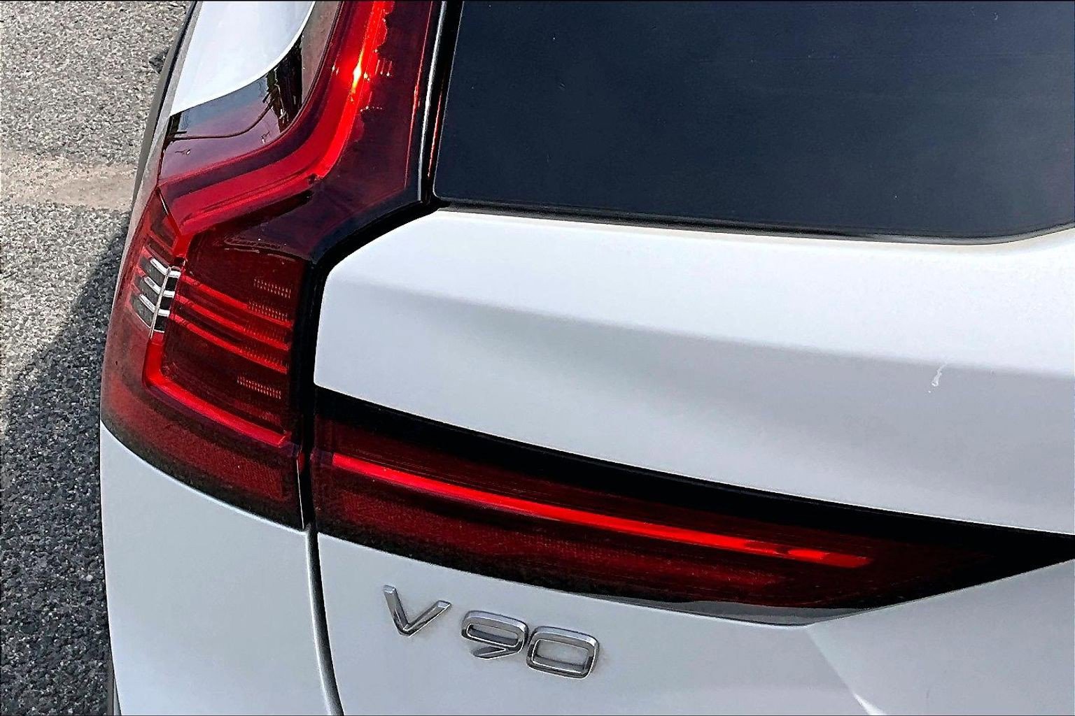 Used 2023 Volvo V90 B6 Cross Country Ultimate AWD/4WD image 30