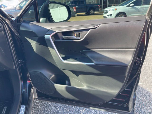 Used 2022 Toyota RAV4 XLE Premium FWD image 19